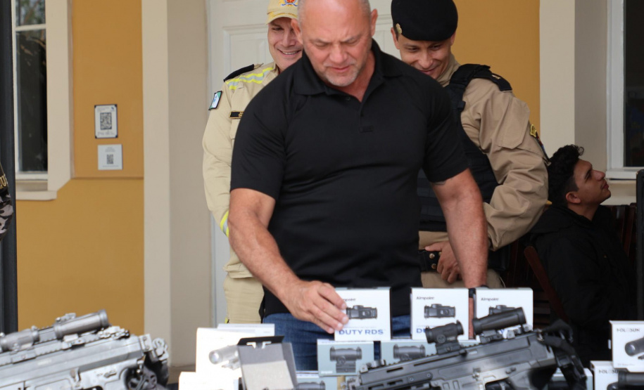 Novas viaturas, equipamentos e fuzis: Estado reforça segurança nos Campos Gerais e Centro-Sul