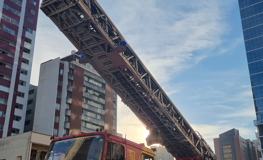 Bombeiros paranaenses criam grupo de trabalho para definir melhor tecnologia de resgate em altura para a corporação