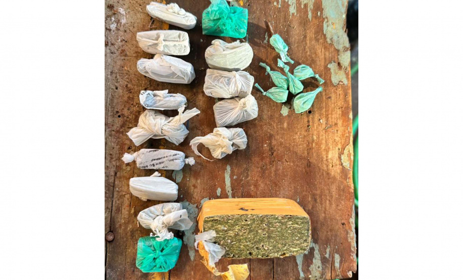 PCPR e PMPR prendem 3 pessoas e apreendem 6 armas, munições e drogas em Cascavel