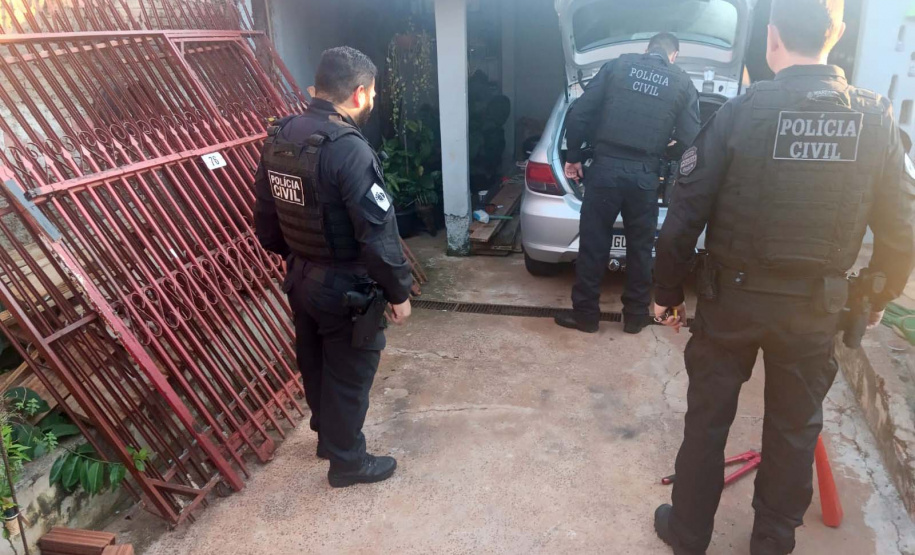 PCPR e PMPR prendem 3 pessoas e apreendem 6 armas, munições e drogas em Cascavel