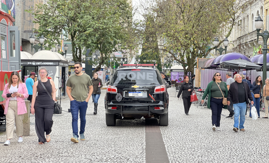PMPR reforça policiamento em todo o Paraná durante período de compras e festas de fim de ano