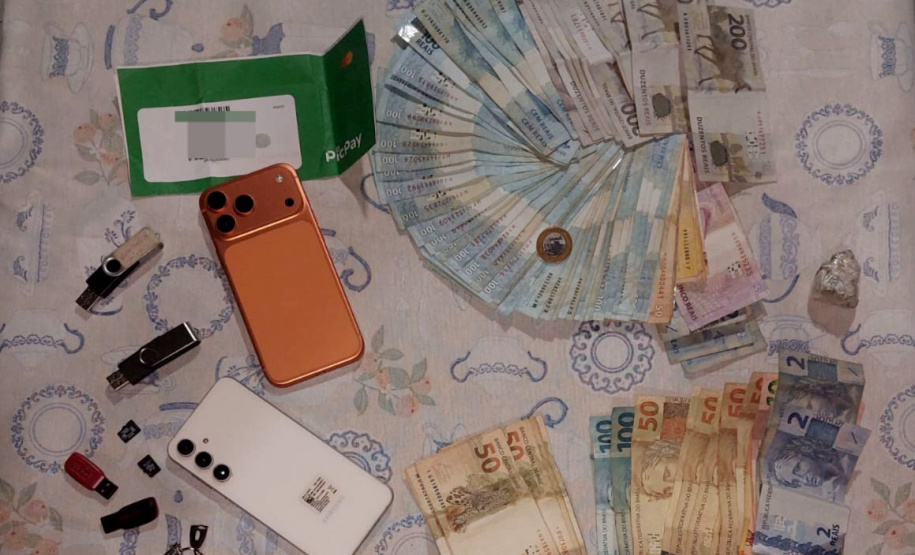 PCPR e PMPR prendem 13 pessoas e apreendem R$ 26 mil durante operação em Rolândia