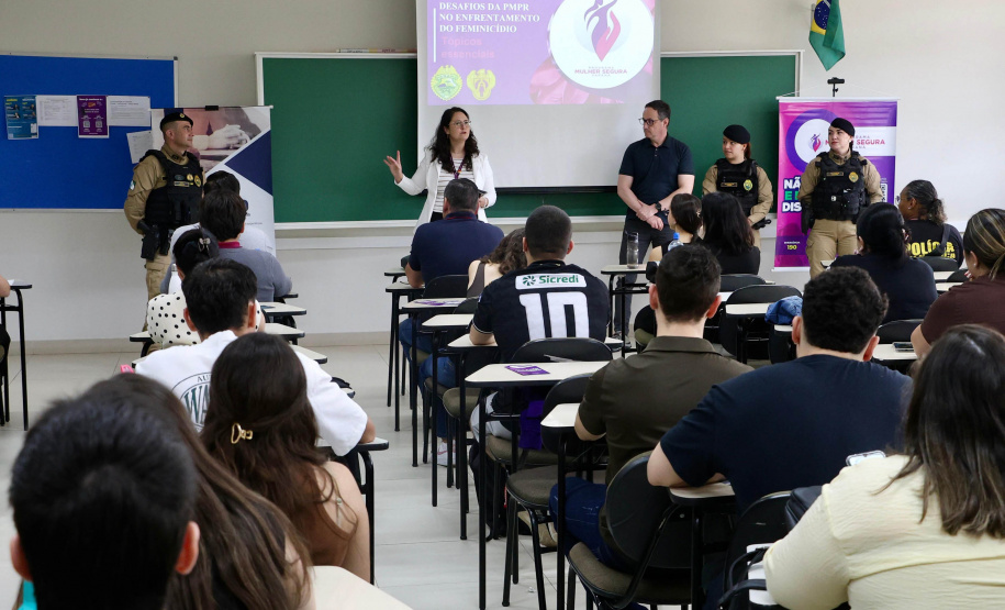 Mulher Segura: policiais realizam palestra para alunos de Direito em Ponta Grossa