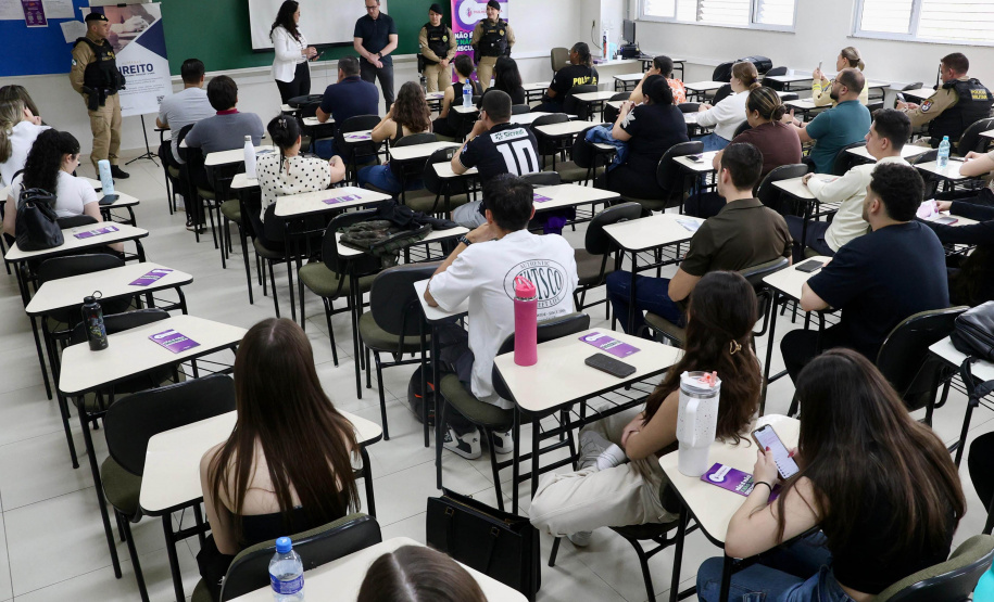 Mulher Segura: policiais realizam palestra para alunos de Direito em Ponta Grossa