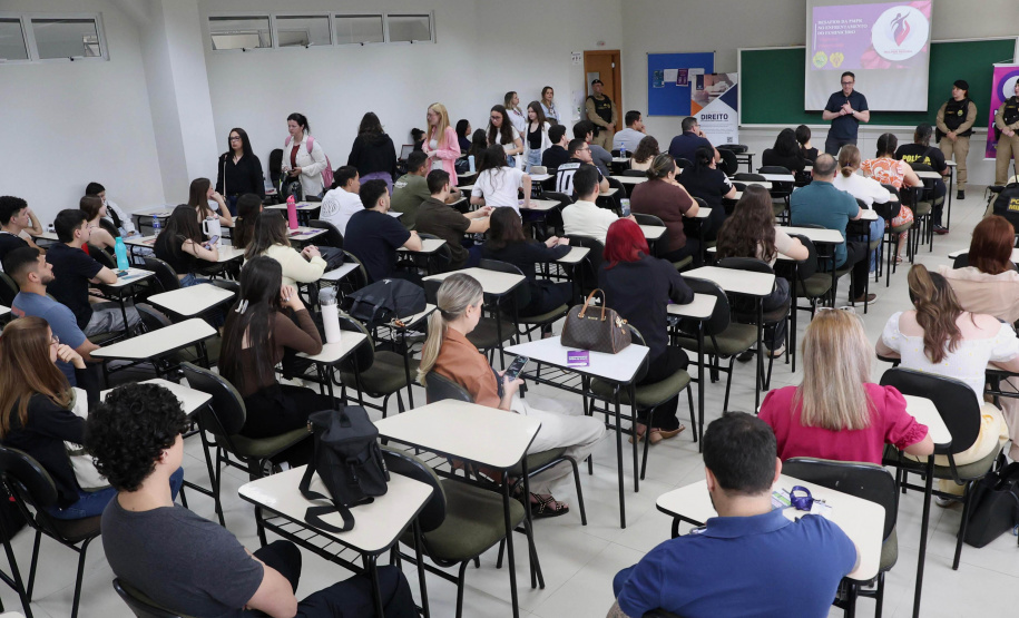 Mulher Segura: policiais realizam palestra para alunos de Direito em Ponta Grossa