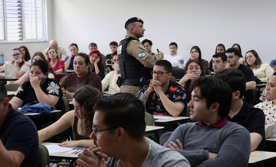 Mulher Segura: policiais realizam palestra para alunos de Direito em Ponta Grossa