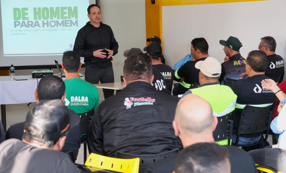 Programa Mulher Segura promove palestra na Dalba Engenharia sobre o papel dos homens no combate à violência contra a mulher