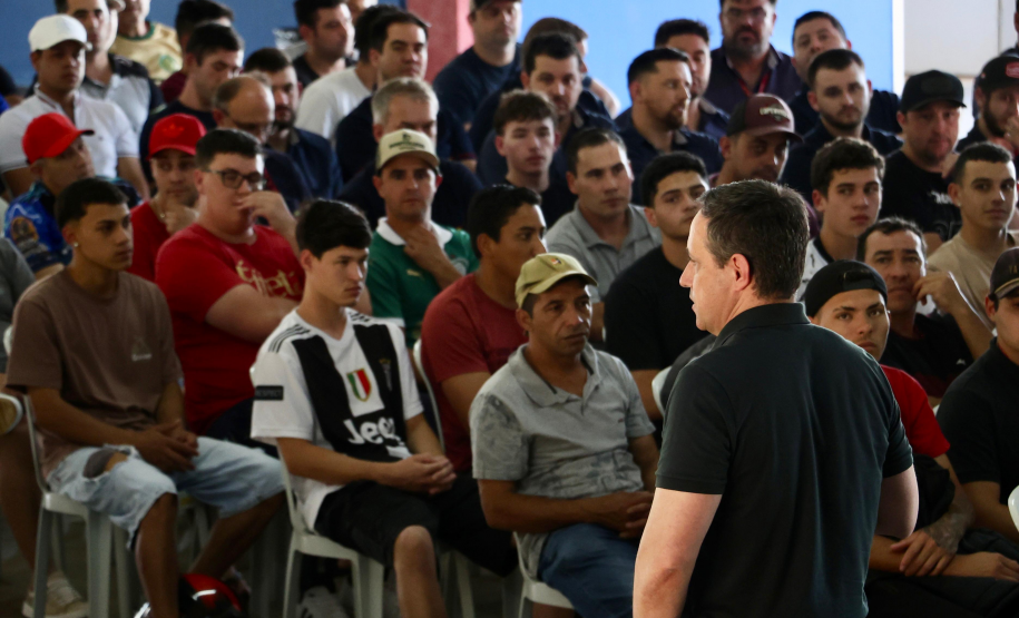 Programa Mulher Segura leva palestra a funcionários do frigorífico Frigodasko em Pitanga