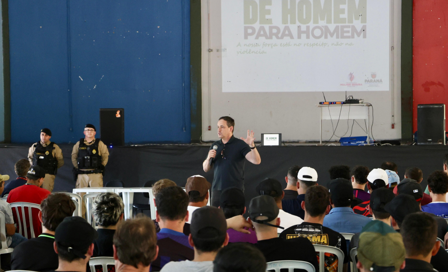 Programa Mulher Segura leva palestra a funcionários do frigorífico Frigodasko em Pitanga