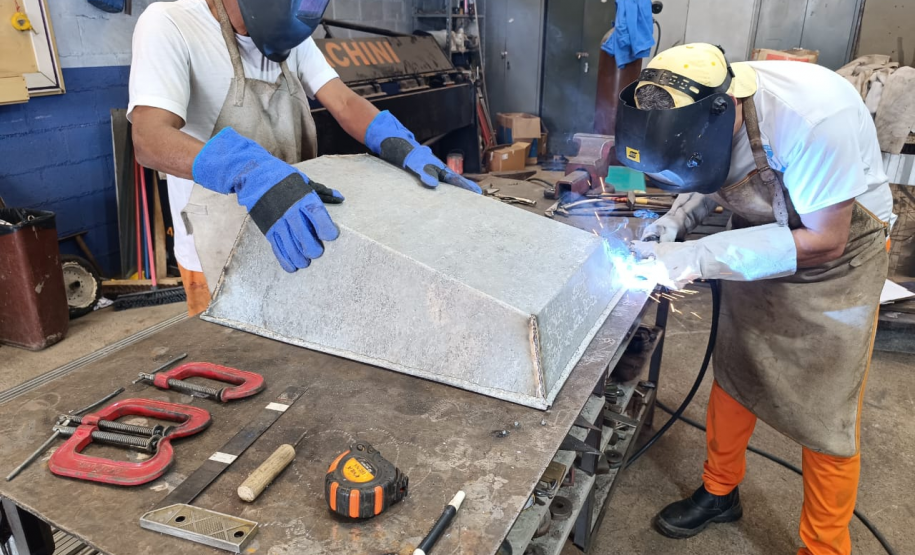 Custodiados de Piraquara produzem carrinhos de mão para auxiliar reconstrução de Rio Bonito do Iguaçu