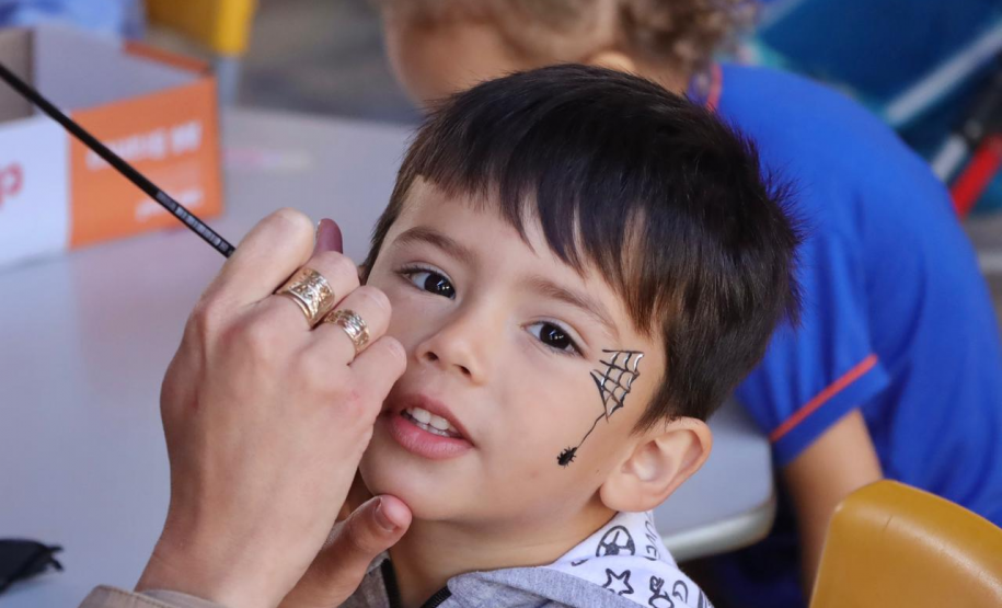 PMPR realiza brincadeiras e pintura de rosto em escolas de Rio Bonito do Iguaçu