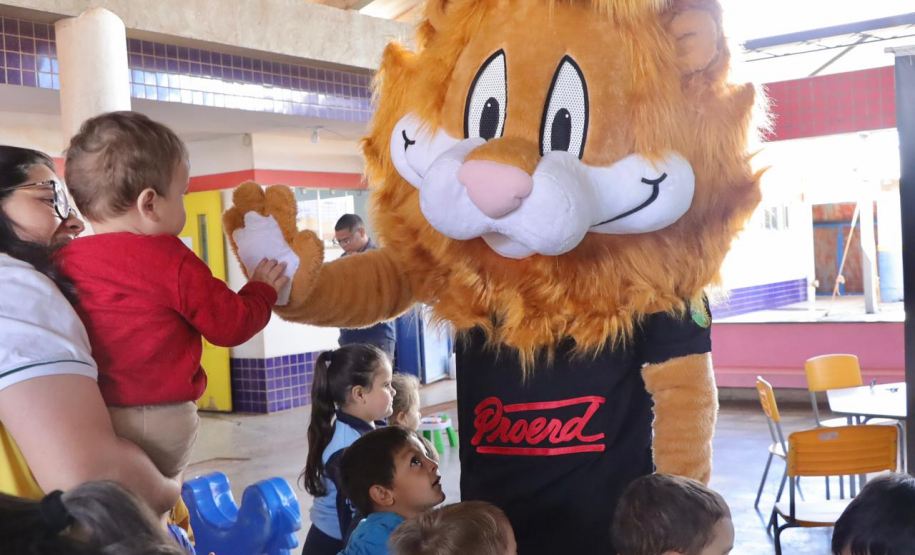 PMPR realiza brincadeiras e pintura de rosto em escolas de Rio Bonito do Iguaçu