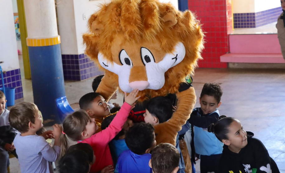 PMPR realiza brincadeiras e pintura de rosto em escolas de Rio Bonito do Iguaçu