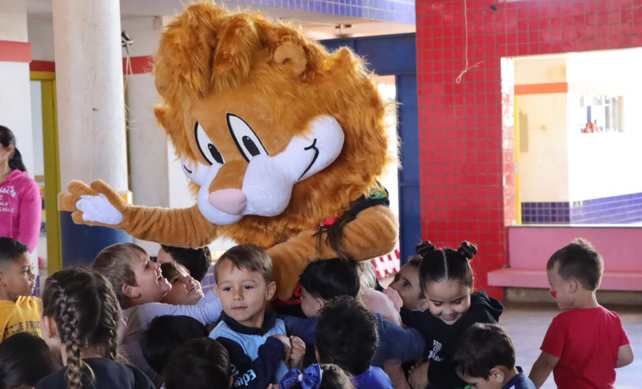 PMPR realiza brincadeiras e pintura de rosto em escolas de Rio Bonito do Iguaçu
