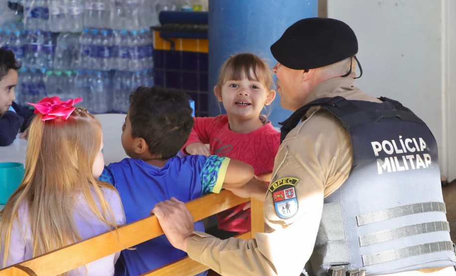 PMPR realiza brincadeiras e pintura de rosto em escolas de Rio Bonito do Iguaçu