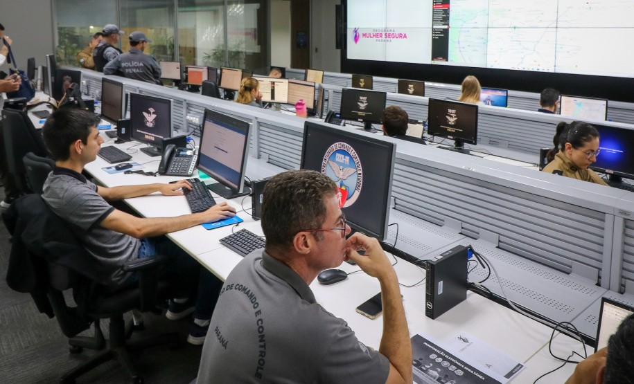 Tecnologia de monitoração simultânea contra feminicídios está em uso no Paraná