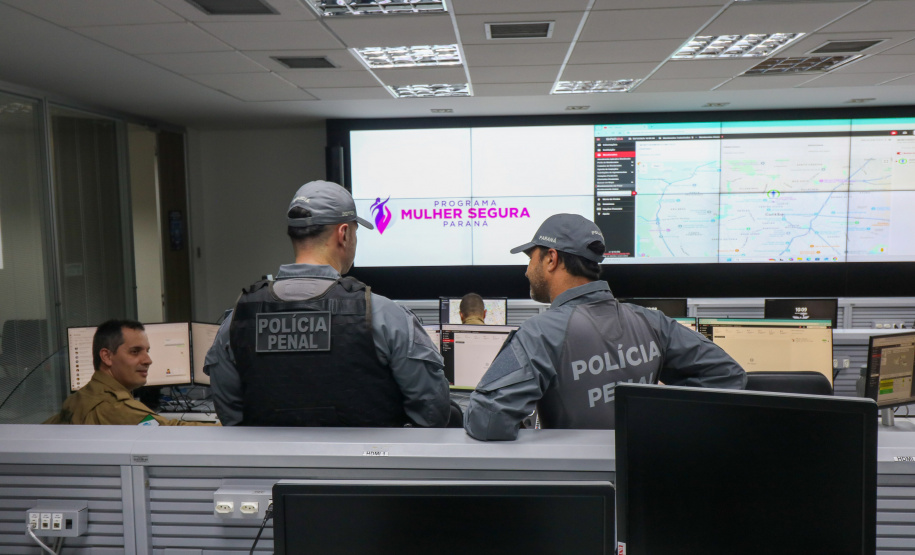 Tecnologia de monitoração simultânea contra feminicídios está em uso no Paraná