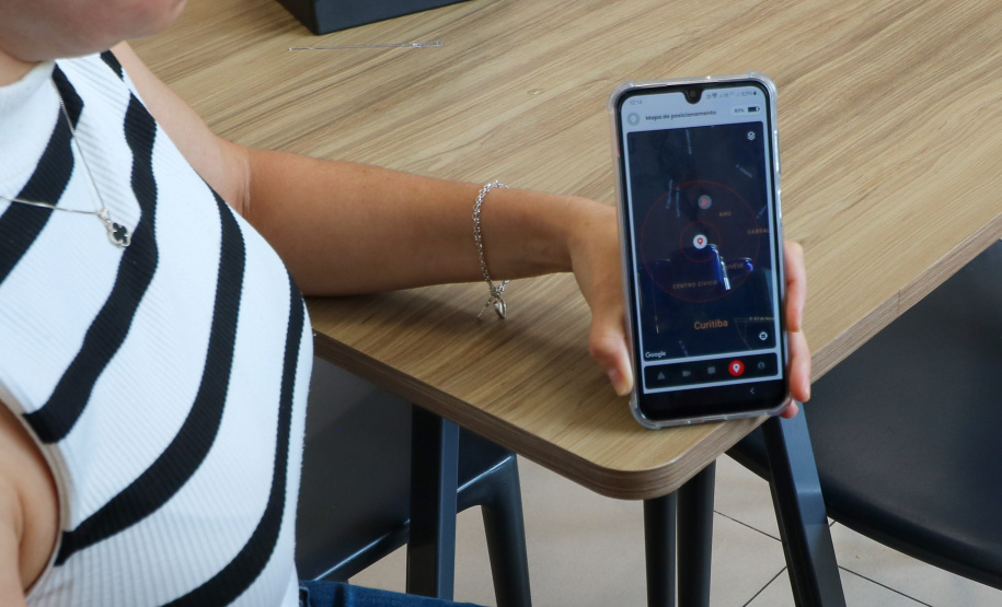 Tecnologia de monitoração simultânea contra feminicídios está em uso no Paraná