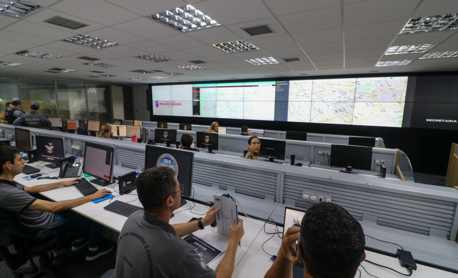 Tecnologia de monitoração simultânea contra feminicídios está em uso no Paraná