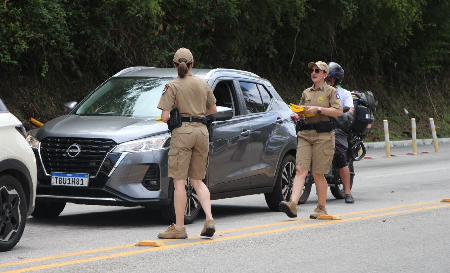PMPR realiza ação de proximidade e conscientização no Ferry Boat