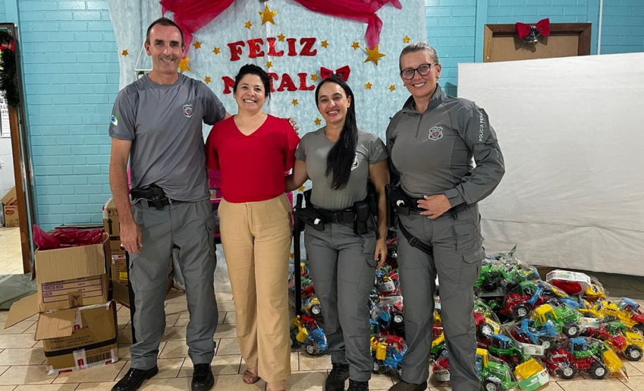Polícia Penal do Paraná realiza entrega de brinquedos para 168 crianças em Rio Bonito do Iguaçu