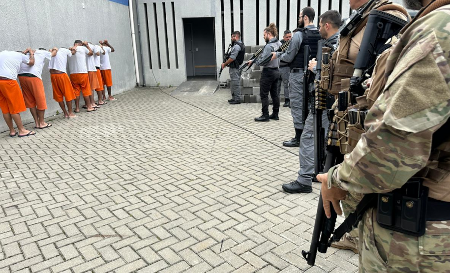 Polícia Penal do Paraná realiza transferências de 134 custodiados para reforço da segurança no litoral