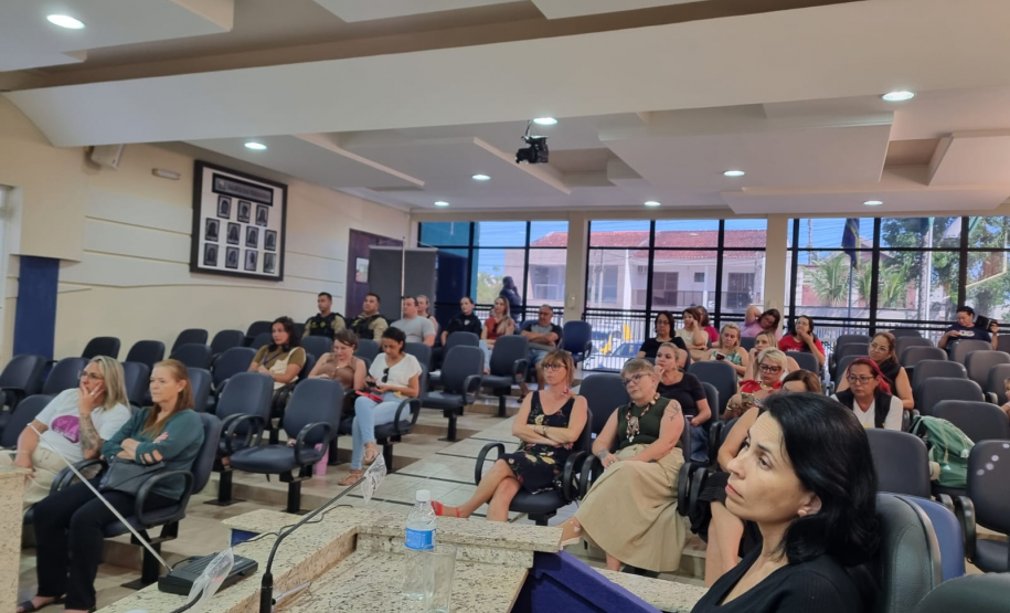 Seminário Mulher Segura e Prevenção ao Uso de Drogas é realizado na Câmara Municipal de Guaratuba