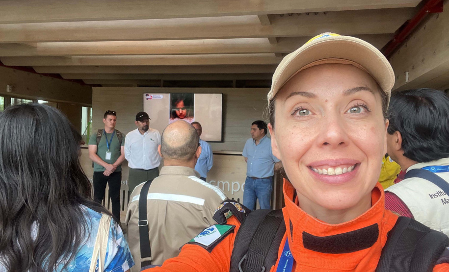 Bombeira paranaense conclui curso no Chile e projeta avanços contra incêndios florestais