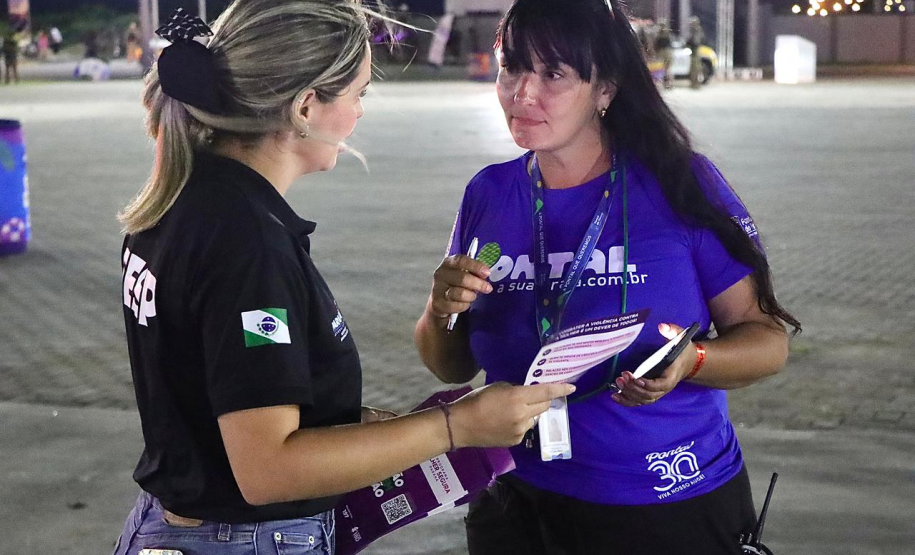 Programa Mulher Segura participa do aniversário de Pontal do Paraná e reforça rede de apoio às mulheres