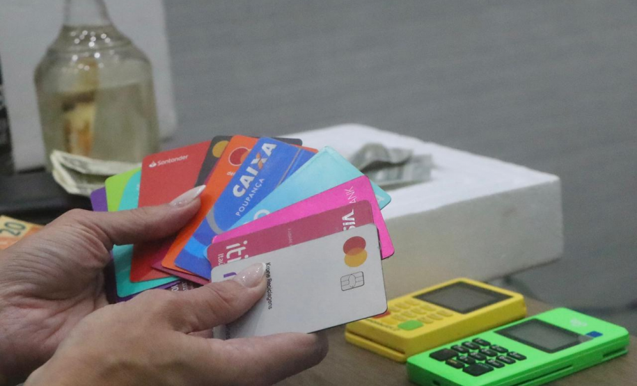 Ação conjunta da Polícia Civil e Polícia Militar prende homem por estelionato em Matinhos