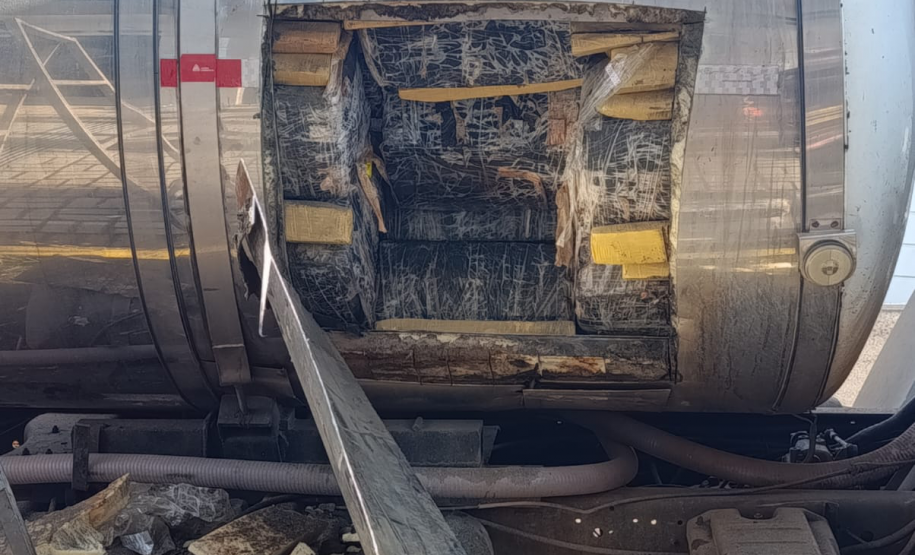 Em ação integrada, PMPR apreende caminhão com quase seis toneladas de maconha na PR-493