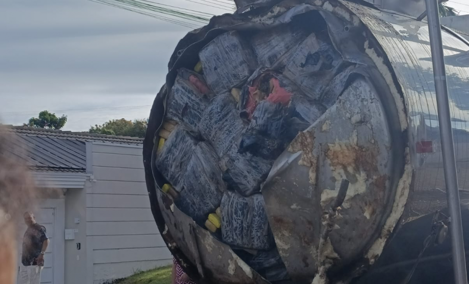 Em ação integrada, PMPR apreende caminhão com quase seis toneladas de maconha na PR-493