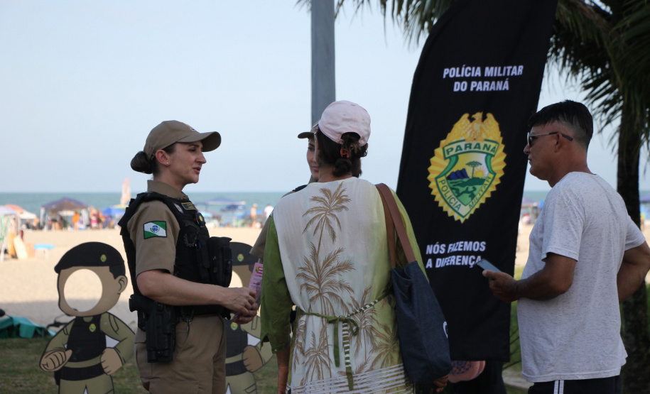 Verão Maior: PMPR promove ação de conscientização pela prevenção da violência contra a mulher