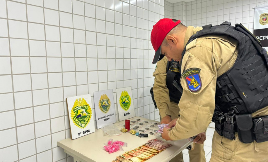 PMPR prende dois homem em flagrante e apreende 342 porções de drogas em Matinhos