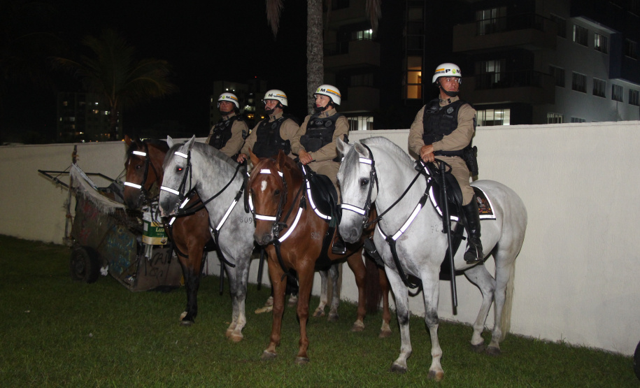 Polícia Militar atua para público recorde no primeiro grande show da temporada em Matinhos