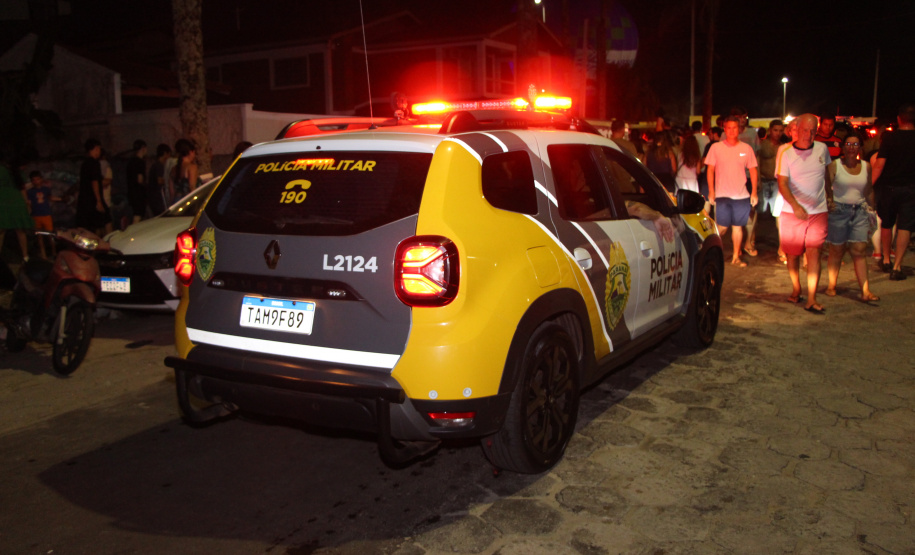 Polícia Militar atua para público recorde no primeiro grande show da temporada em Matinhos