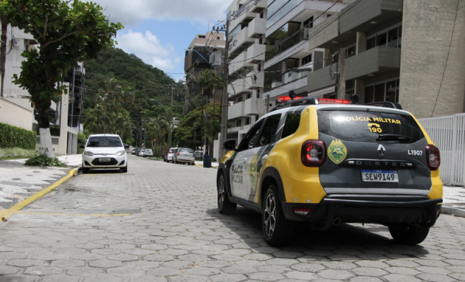 PMPR cumpre mandado de prisão em Matinhos