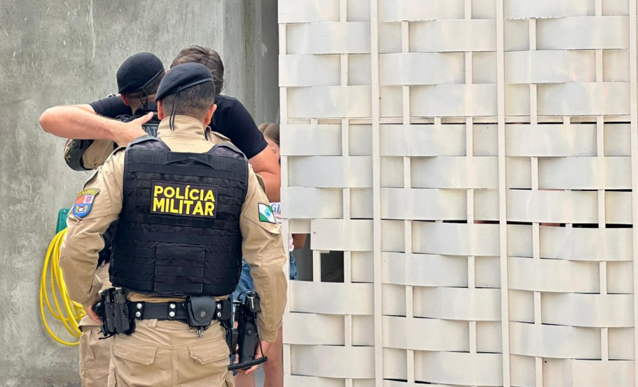 “Naquele momento, a gente não pensou em nada”: policiais reencontram família após resgate em cabeça d’água em Guaratuba