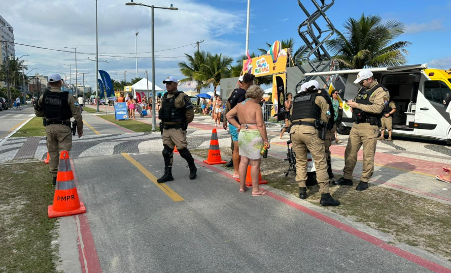 PMPR realiza ação educativa sobre uso de patinetes elétricos e ciclomotores em Matinhos