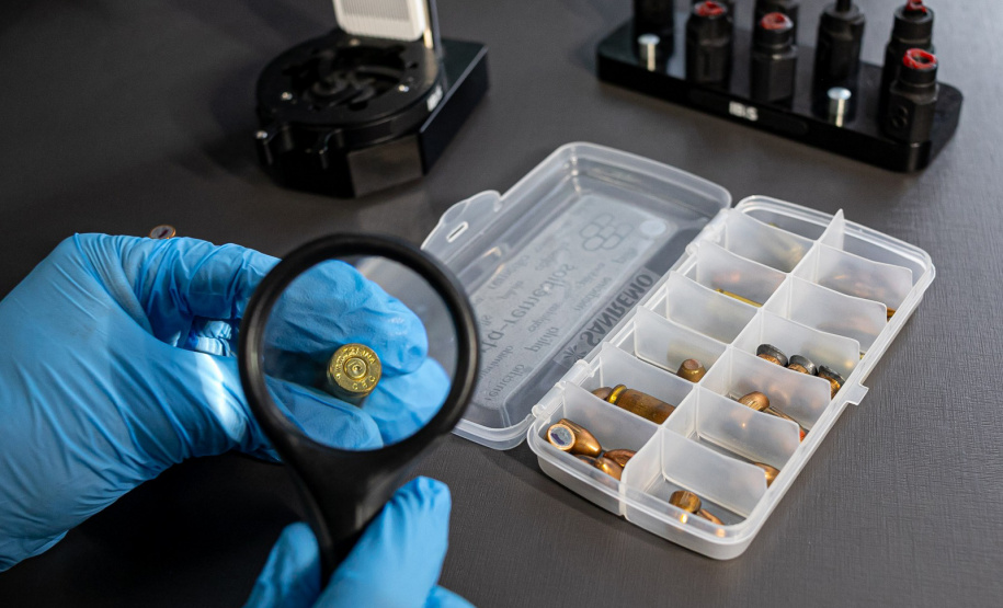 Com balística avançada, Polícia Científica elucida conexão de crimes com a mesma arma