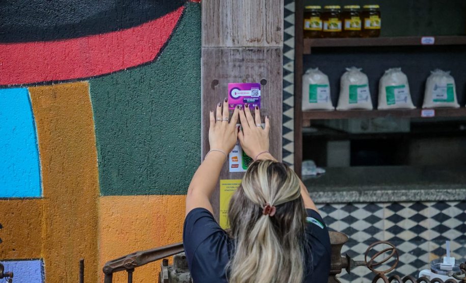 Ação do Programa Mulher Segura orienta moradores e turistas em Morretes