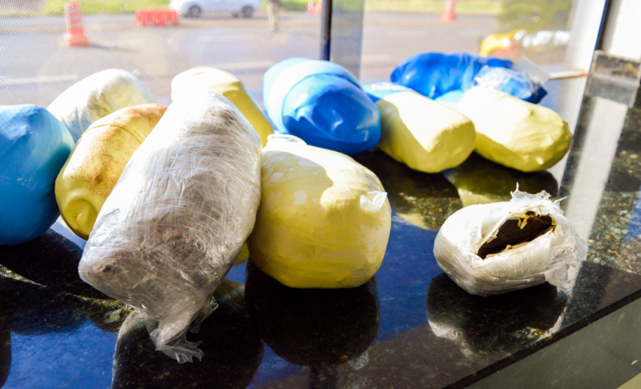 PMPR apreende skunk e haxixe e prende condutor durante fiscalização rodoviária em Iporã