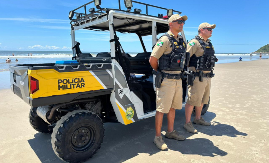 Veículos de patrulhamento na areia reforçam ação da PMPR no Verão Maior Paraná