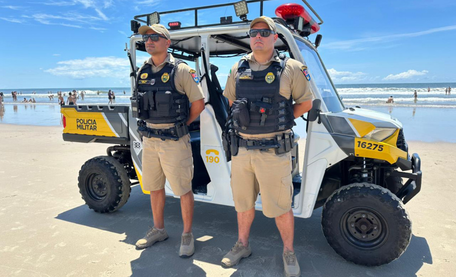 Veículos de patrulhamento na areia reforçam ação da PMPR no Verão Maior Paraná