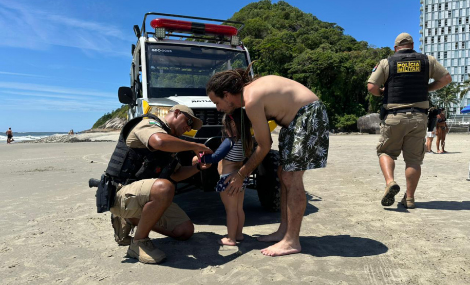 Veículos de patrulhamento na areia reforçam ação da PMPR no Verão Maior Paraná