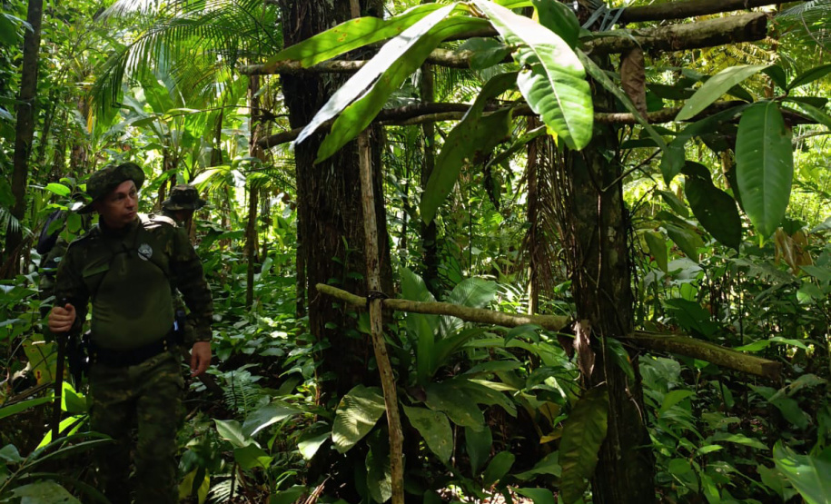 Operação ambiental da PMPR no Superagui destrói estruturas ilegais na APA de Guaraqueçaba
