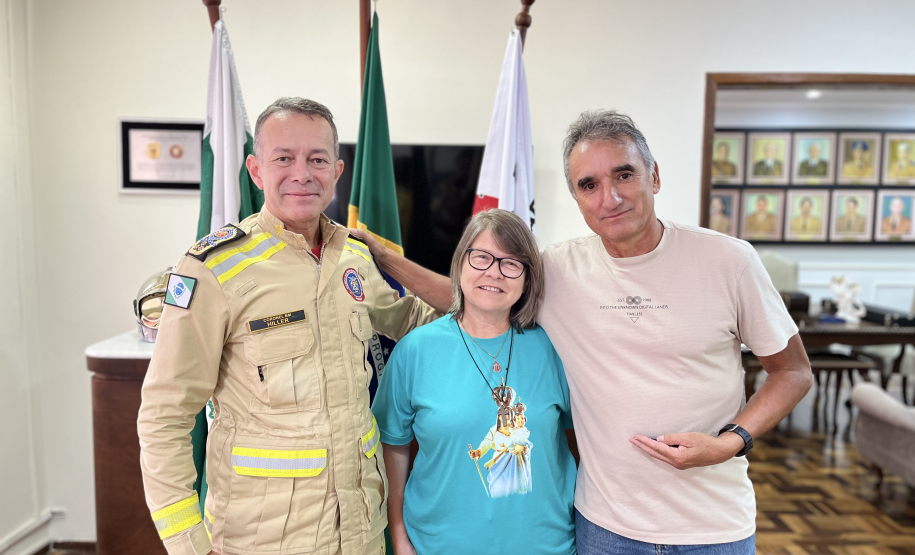 Corpo de Bombeiros recebe visita de sargento promovido por ato de bravura