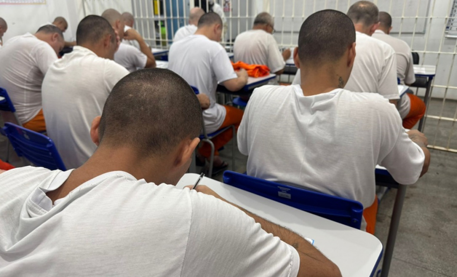 20 mil pessoas privadas de liberdade concluíram educação básica no Paraná em 2025
