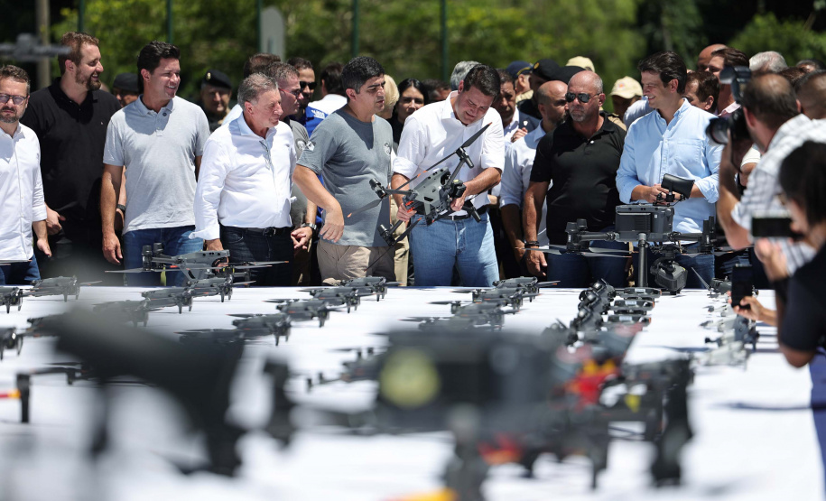 Ratinho Junior entrega 243 drones para monitoramento aéreo das forças de segurança do Paraná