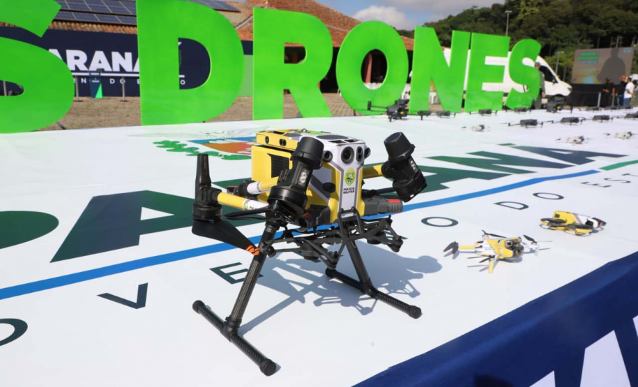 Ratinho Junior entrega 243 drones para monitoramento aéreo das forças de segurança do Paraná